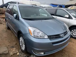 Toyota Sienna 2005 Blue