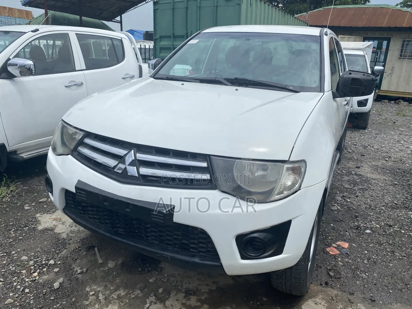Mitsubishi L200 2013 White