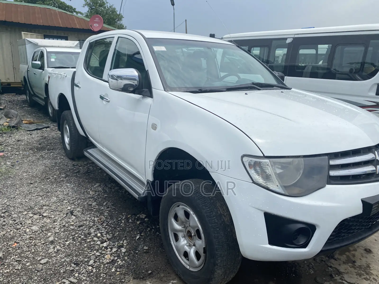 Mitsubishi L200 2013 White