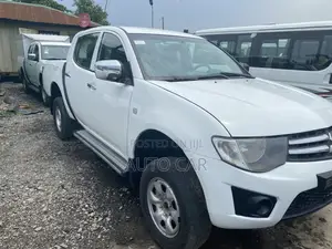 Mitsubishi L200 2013 White
