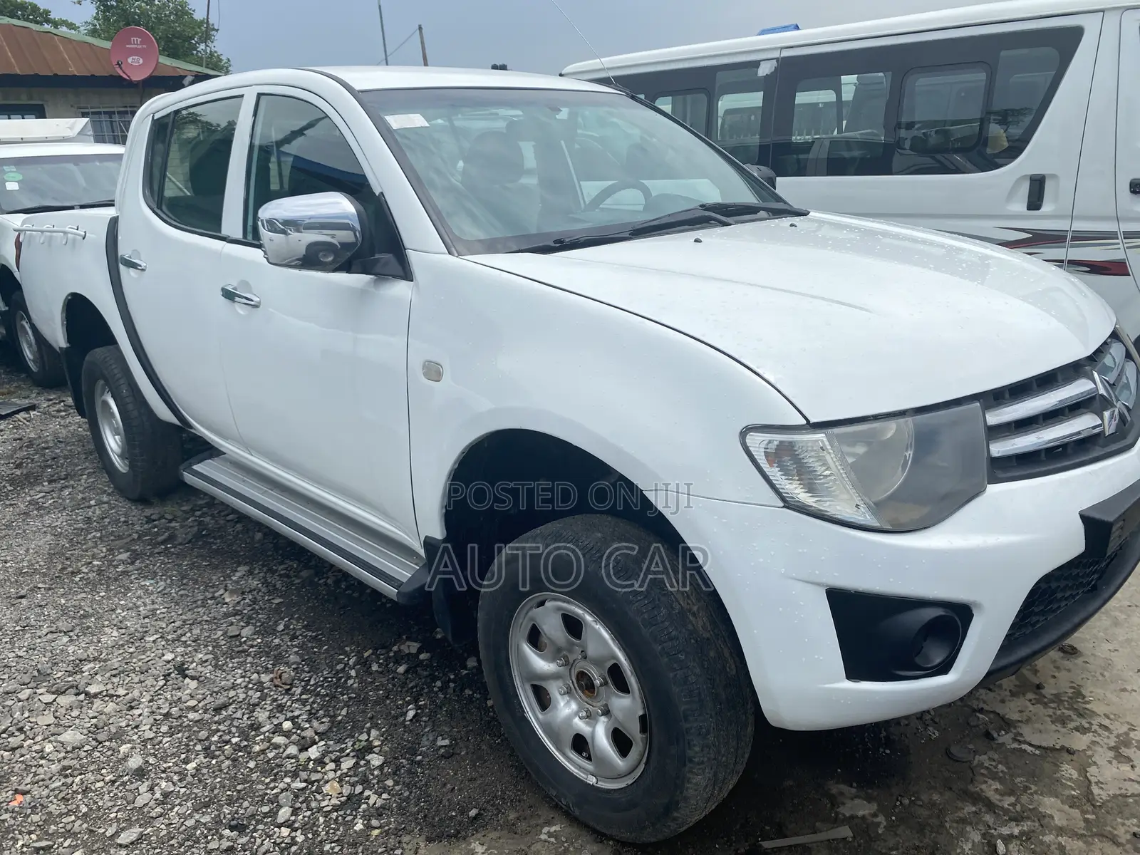 Mitsubishi L200 2013 White