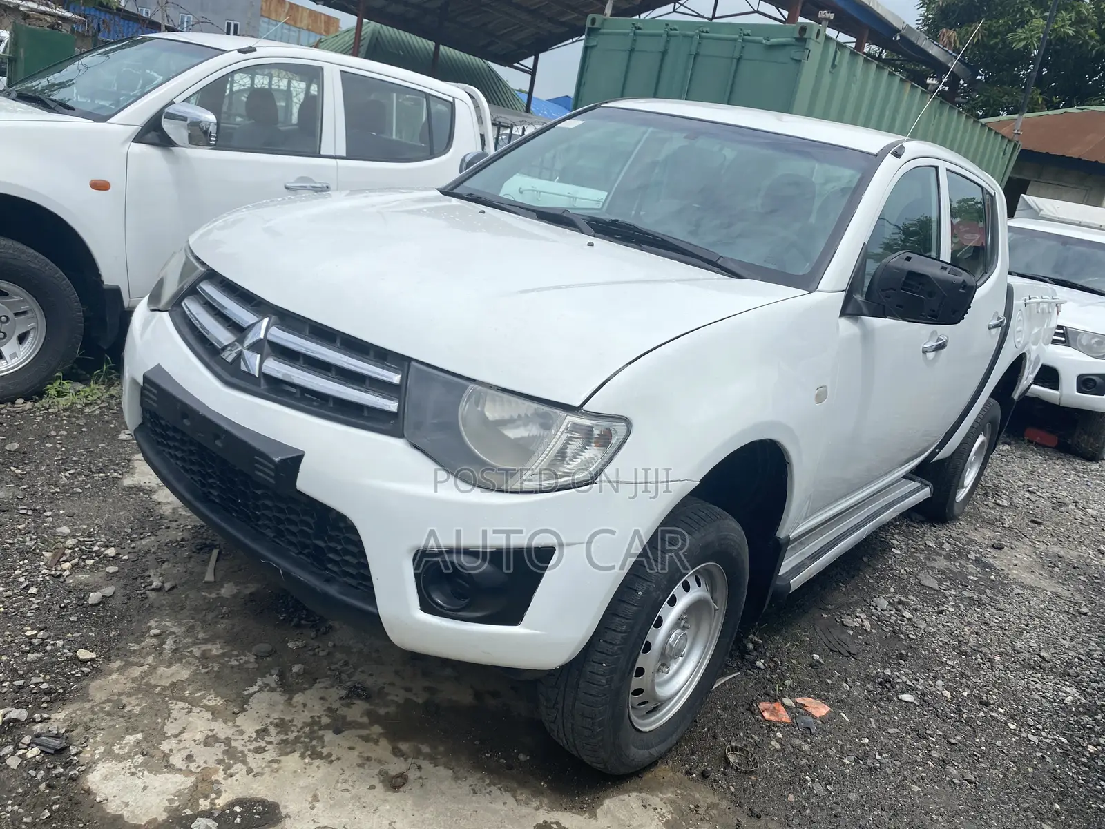 Mitsubishi L200 2013 White