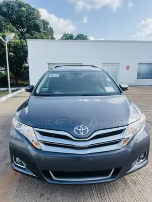 Photo - Toyota Venza XLE 4dr Wagon AWD (2.7L 4cyl 6A) 2015 Gray