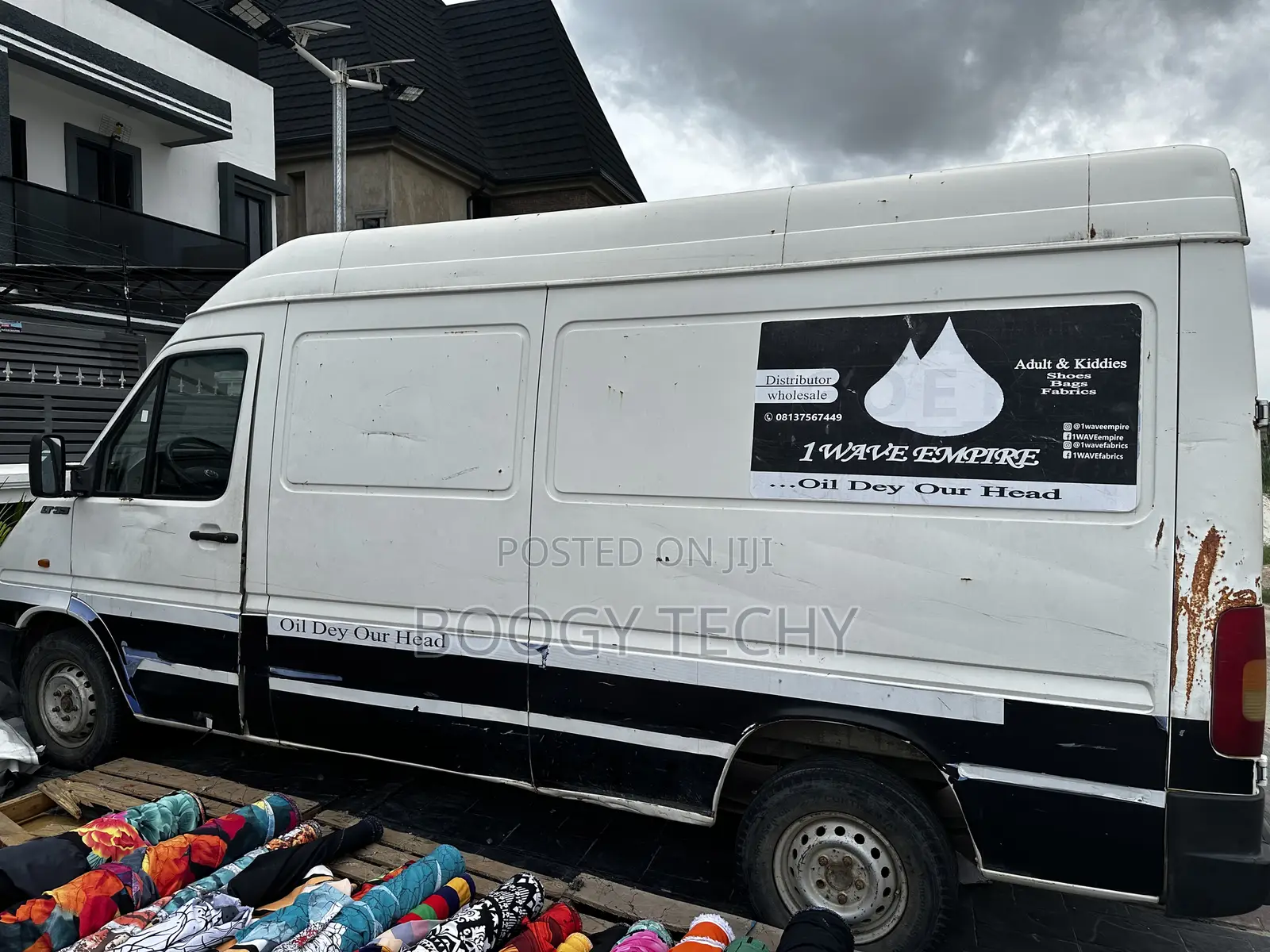 Volkswagen LT 2000 White