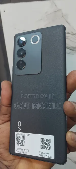 Photo - Vivo V27 5G 256 GB Black
