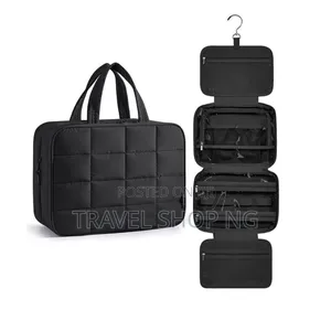 Square Large Capacity Hanging Toiletry Bag