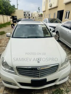 Mercedes-Benz C300 Luxury 4Matic Sedan AWD (3.0L 6cyl 7A) 2012 White