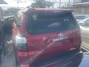 Toyota 4-Runner SR5 2021 Red