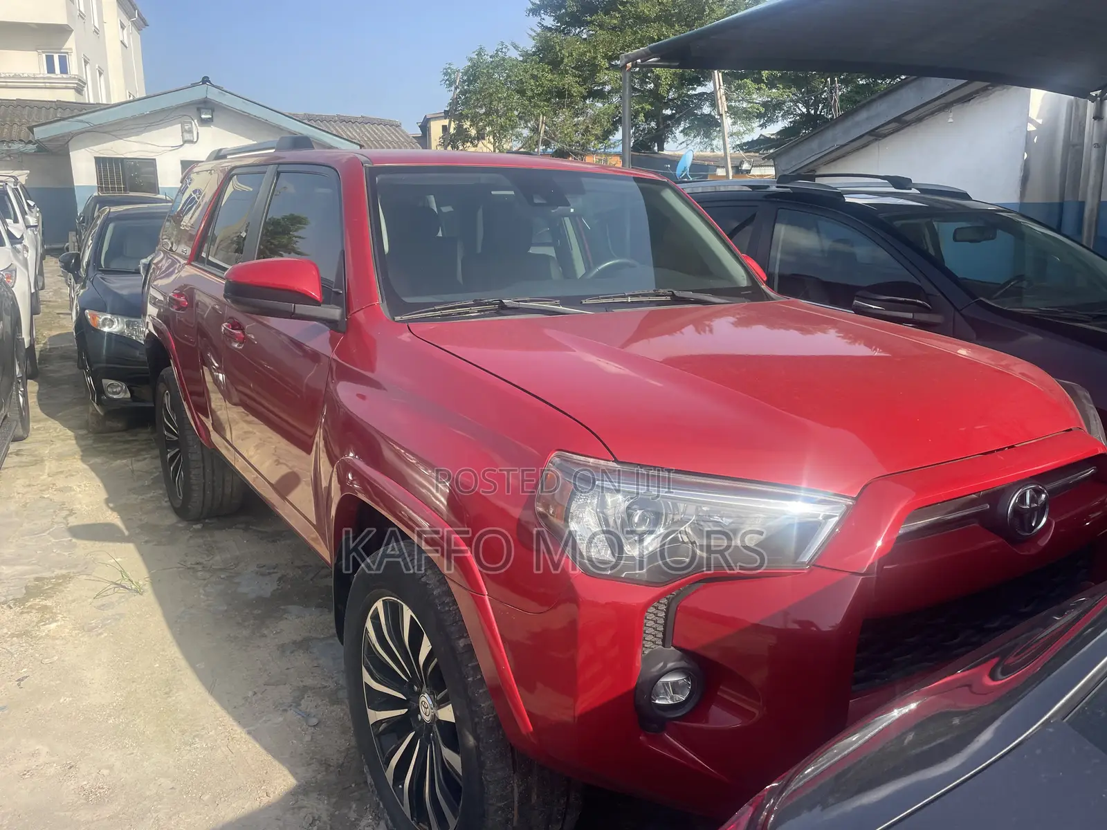 Toyota 4-Runner SR5 2021 Red
