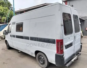 Photo - Peugeot Boxer 1994 Silver