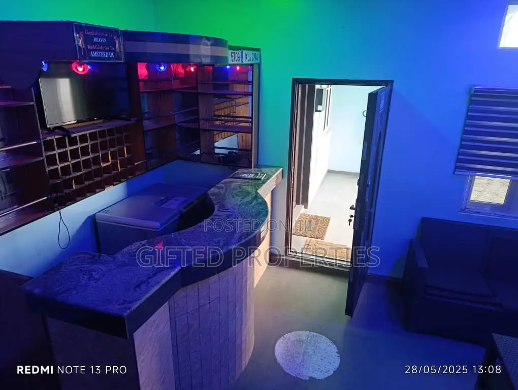 Functional 11room Hotel With Good Light in P/H