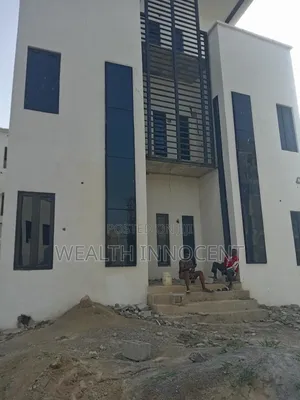 5bdrm Duplex in Guzape District for sale