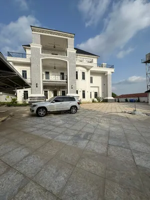 10bdrm Mansion in Maitama for sale