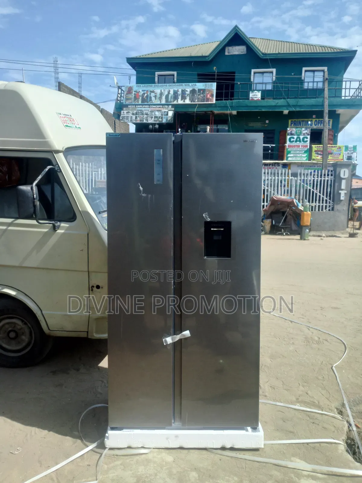 Hisense Side by Side Refrigerator With Dispenser, Silver