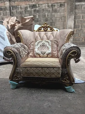 Royal Settees