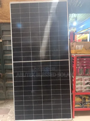 600watt Jinko Solar Panel Half Cut