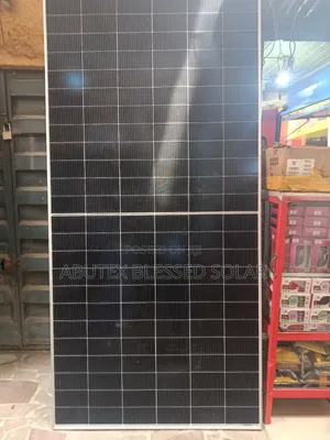 600watt Jinko Solar Panel Half Cut