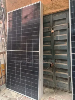 600watt Jinko Solar Panel Half Cut