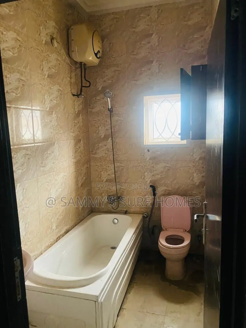 5bdrm Duplex in Mab Global Estate, Gwarinpa for rent