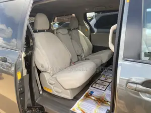 Toyota Sienna LE FWD 8-Passenger 2013 Green