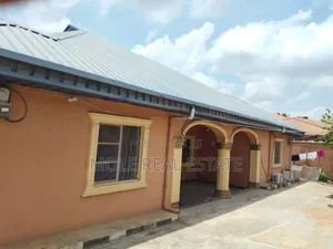 3bdrm Bungalow in Gowon, Egbeda / Egbeda for sale