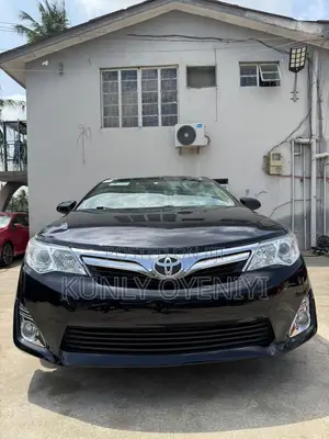 Toyota Camry XLE V6 4dr Sedan (3.5L 6cyl 6A) 2012 Matt Black