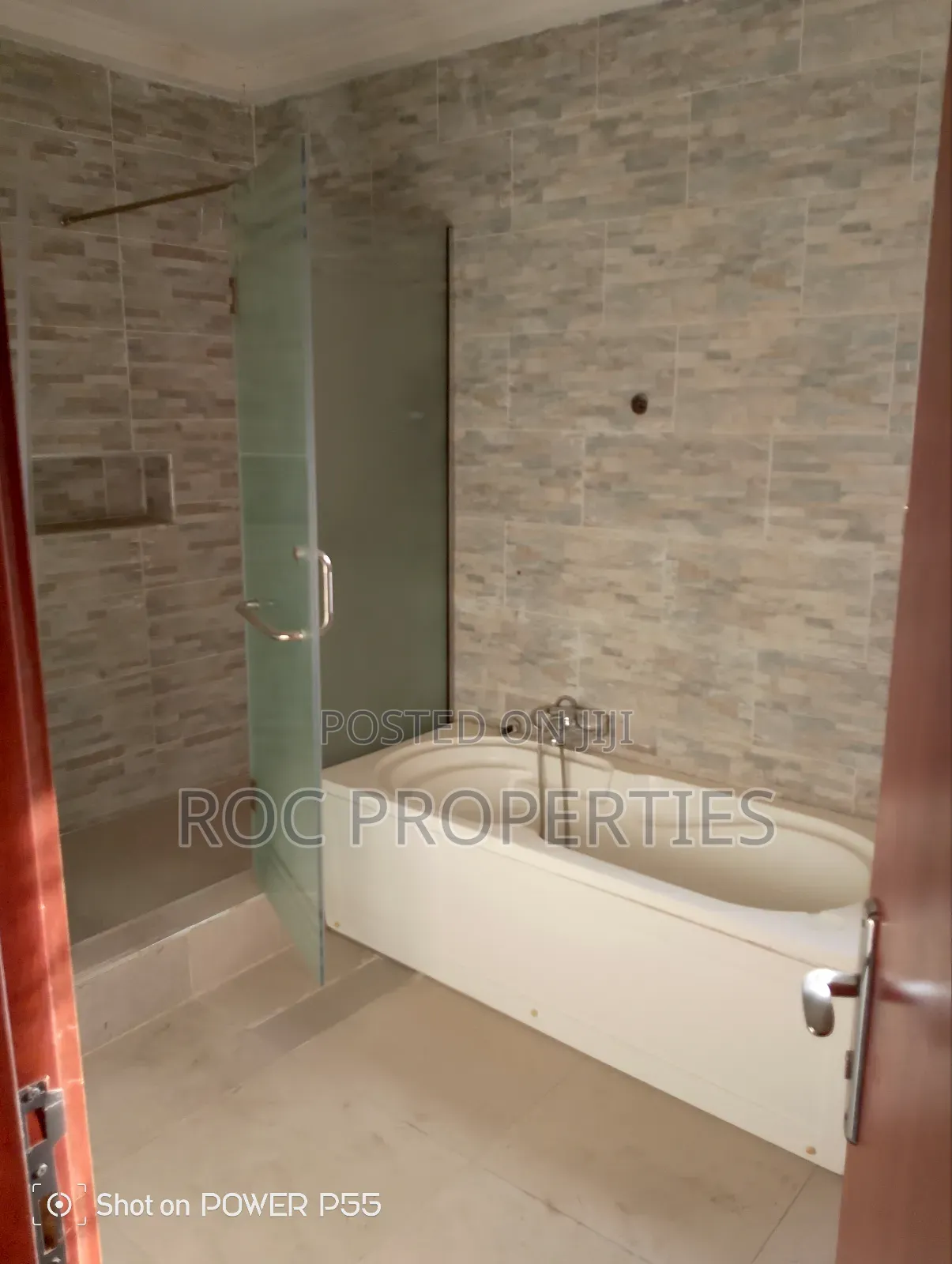 6bdrm Duplex in Brains And Hammer, Kaura for rent