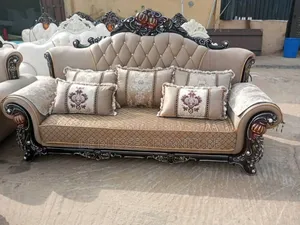 Rroyal Settees