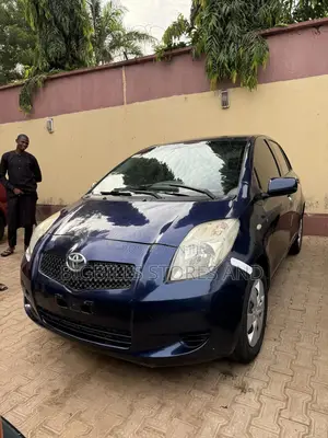 Photo - Toyota Yaris 1.0 Eco 2008 Blue