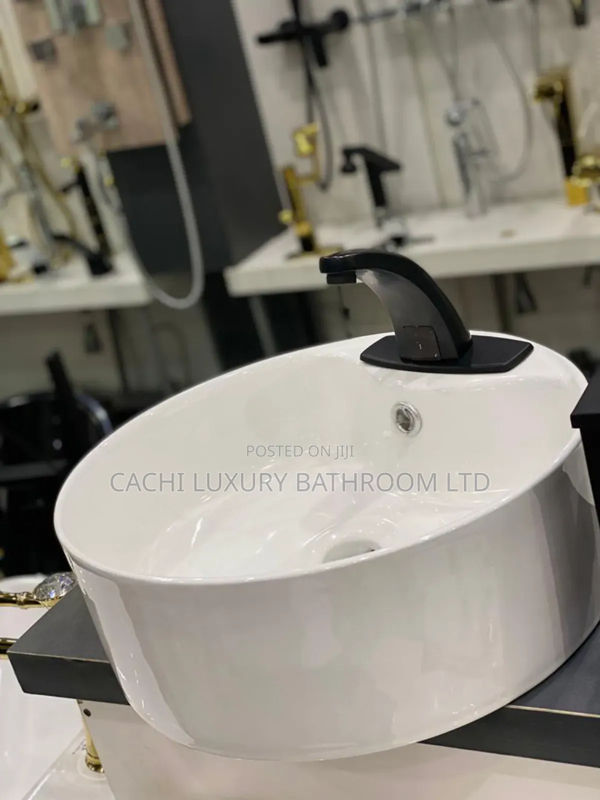Countertop Basin With Sensor Tap