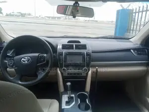 Toyota Camry LE 4dr Sedan (2.5L 4cyl 6A) 2014 Gray