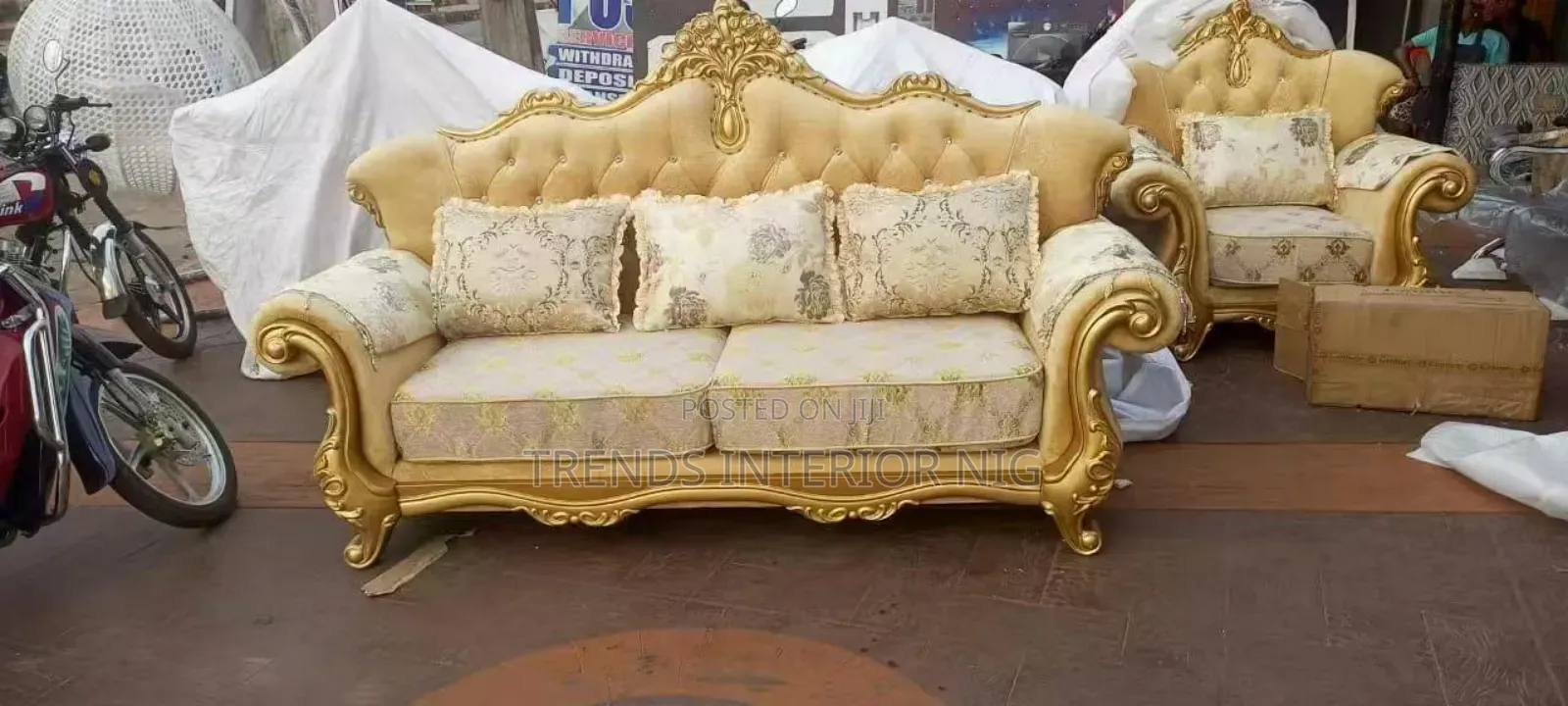 Stylish Royal Sofas