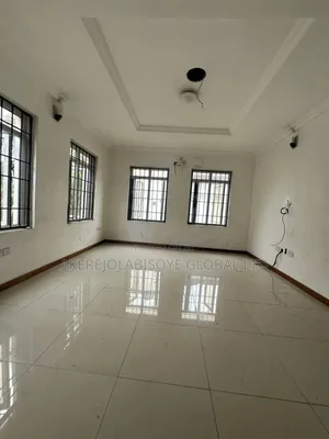 4bdrm Duplex in Close To Lifecamp for rent