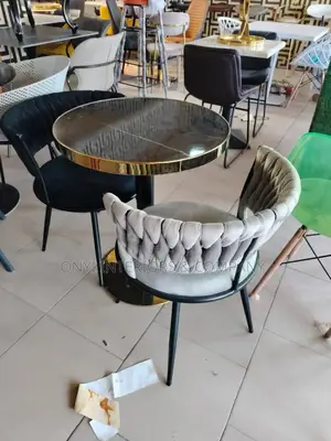 Seatout Chair and Table