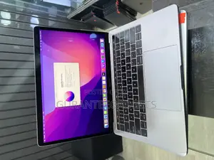 Laptop Apple MacBook Pro 2017 16GB Intel Core i7 SSD 512GB