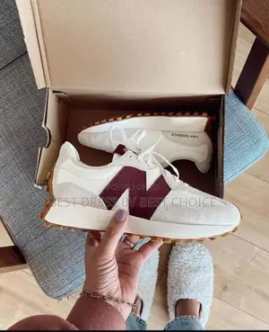 New Balance 327 Staud
