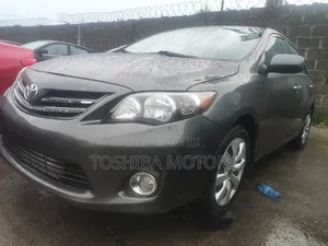 Toyota Corolla LE Special Edition 4dr Sedan (1.8L 4cyl 4A) 2013 Gray