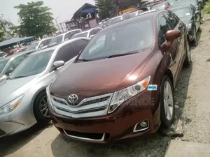 Toyota Venza V6 AWD 2010 Brown