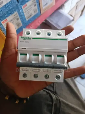 100amps 4pole Breaker