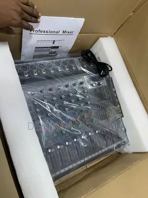 Yamaha 12 Channels Powered Mixer Amplifier Slave Equaliser