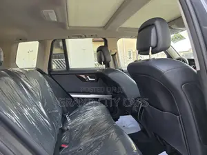 Photo - Mercedes-Benz GLK-Class 350 4MATIC 2010 Gray