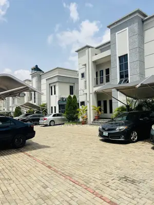 4bdrm Duplex in Lone Family Court, Wuye for sale