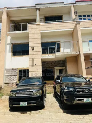 5bdrm Duplex in Cyrus Estate Wuye for sale