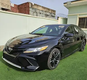 Toyota Camry XSE FWD (2.5L 4cyl 8AM) 2018 Black