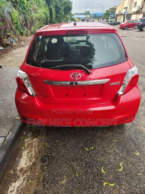 Toyota Yaris L Hatchback 3dr 2013 Red