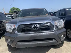 Toyota Tacoma 4dr Access Cab 6.1 ft. SB (2.7L 4cyl 5M) 2015 Gray