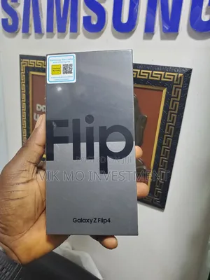 New Samsung Galaxy Z Flip4 512 GB