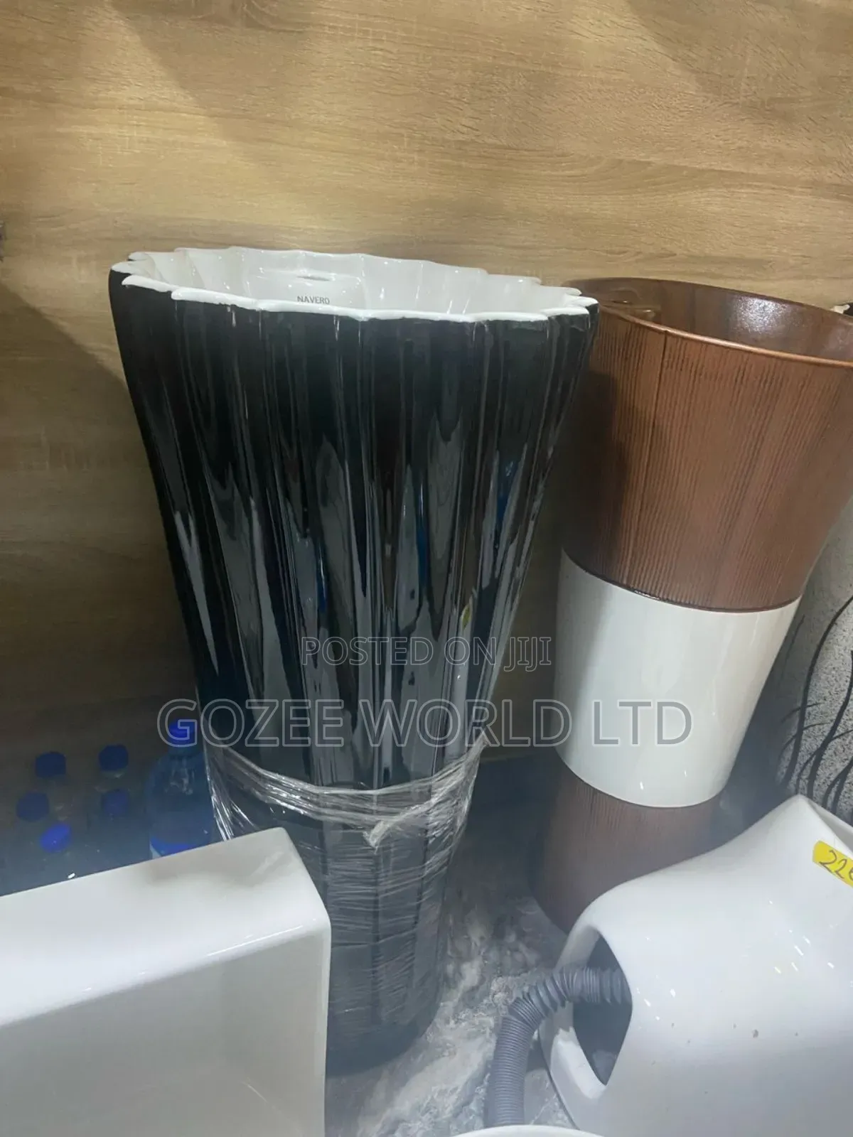 Luxury Black Standing Basin