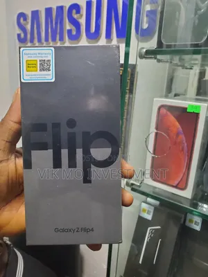 New Samsung Galaxy Z Flip4 128 GB