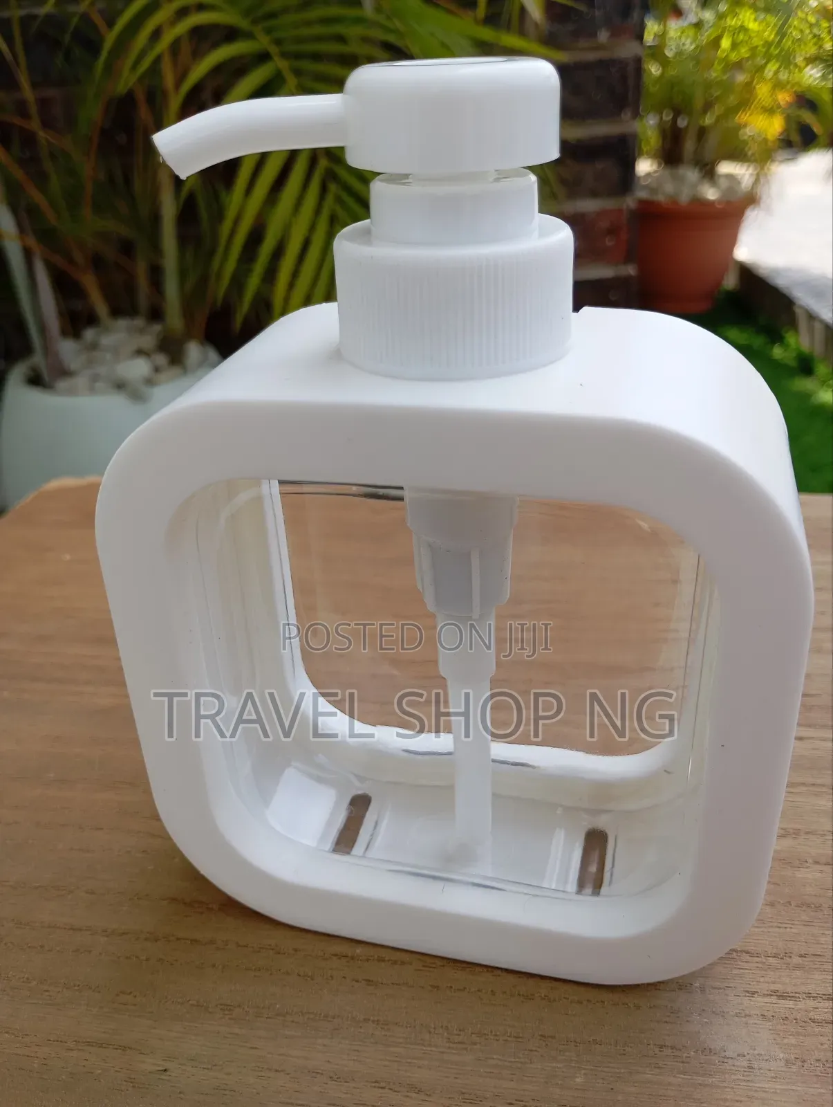 Transparent Dispensing Hand Soap / Lotion Dispenser